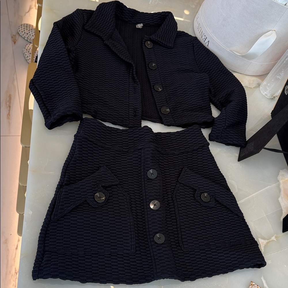 Devon Windsor Black Textured Button-Up Jacket and Skirt Set